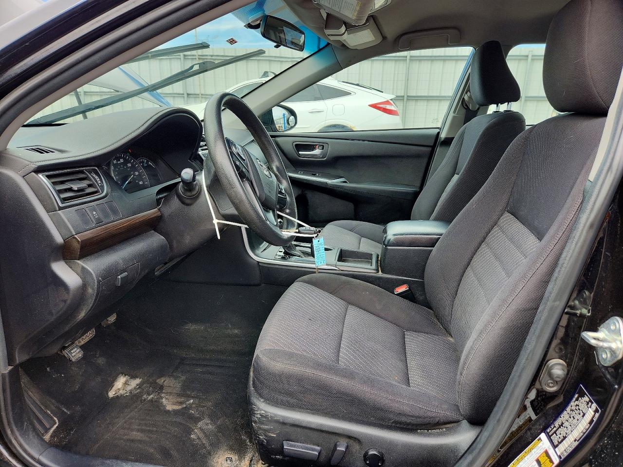 2015 TOYOTA CAMRY LE photo 7
