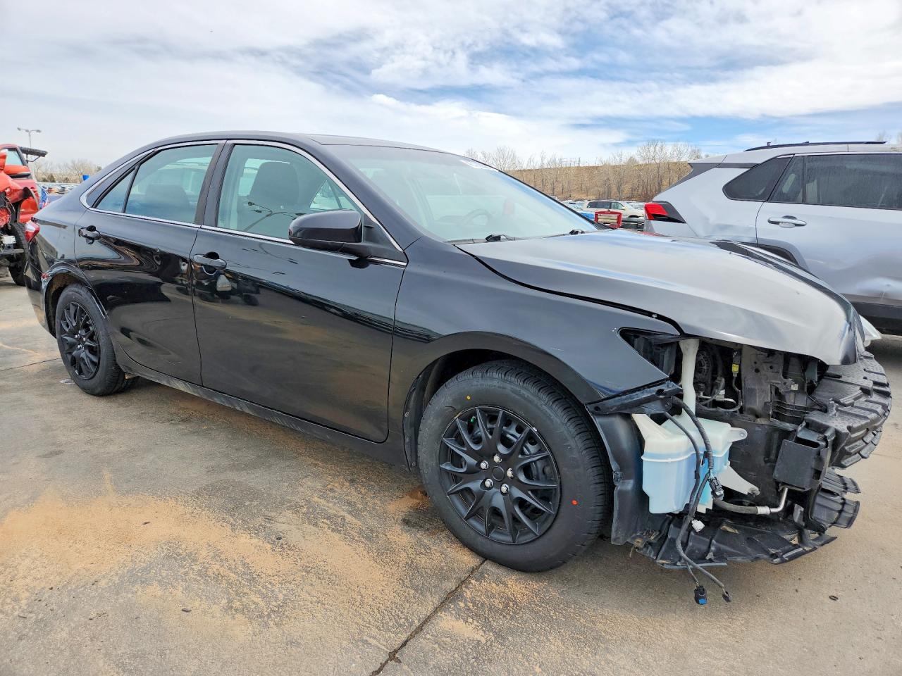 2015 TOYOTA CAMRY LE photo 4