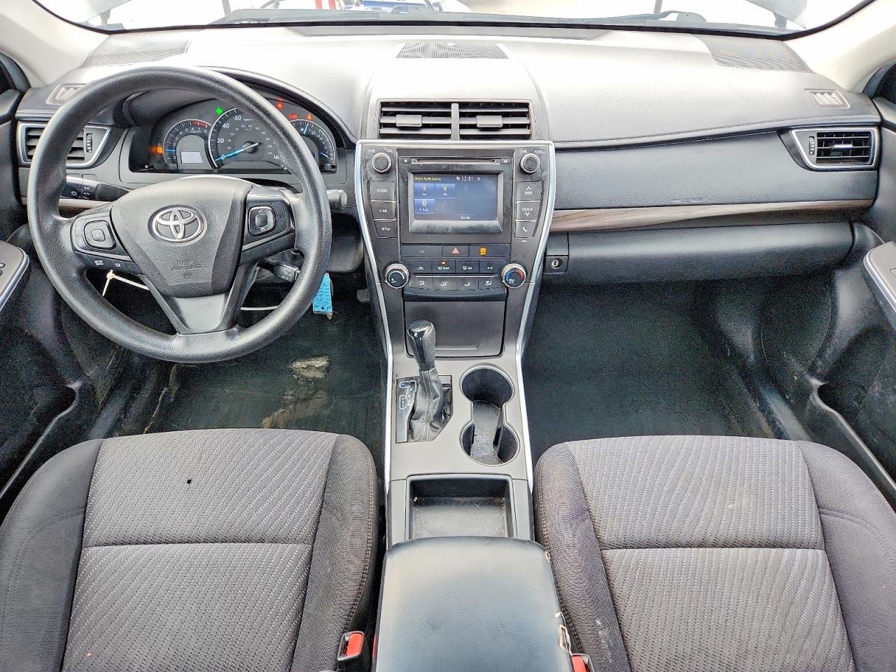 2015 TOYOTA CAMRY LE photo 8