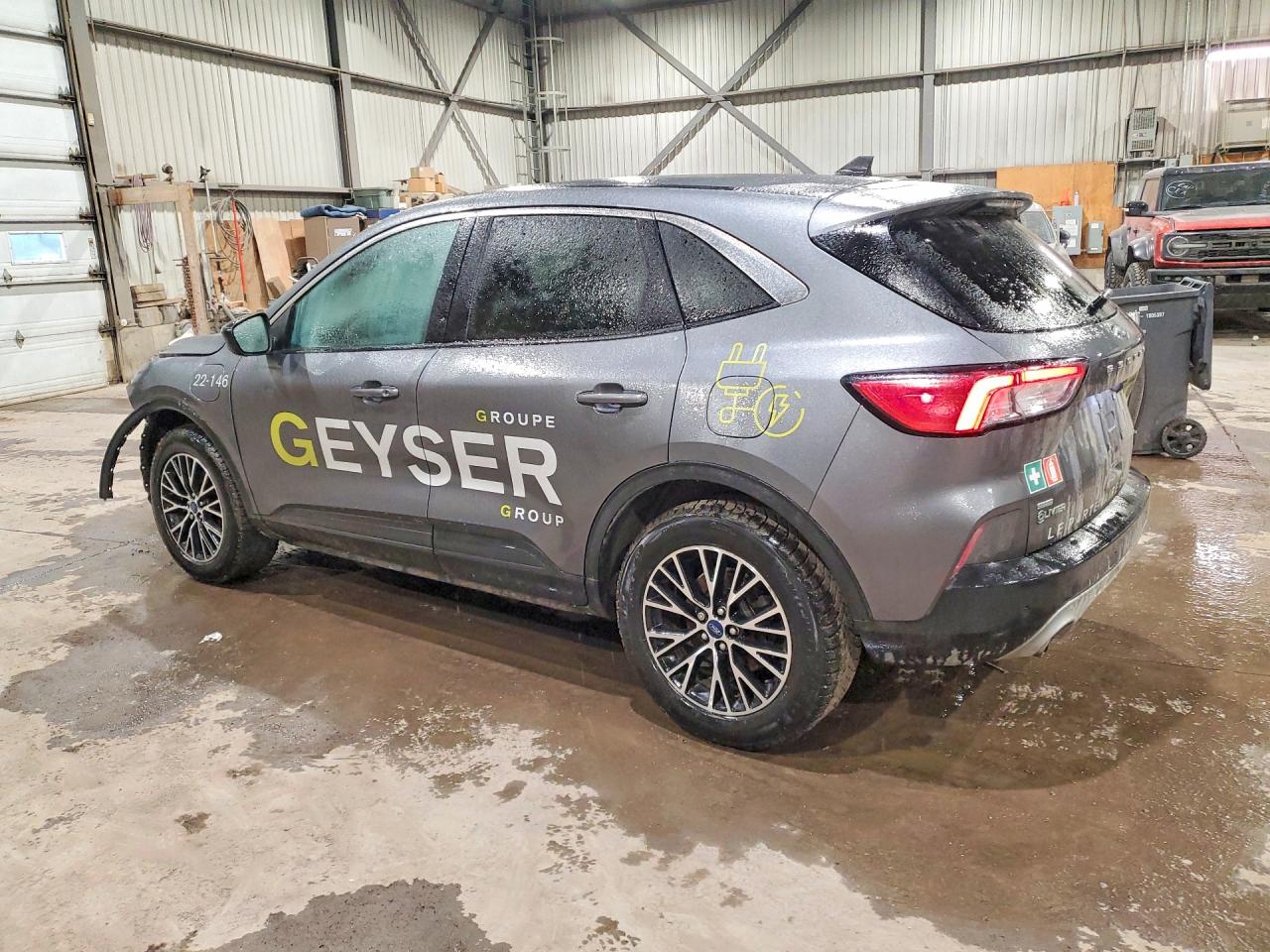 2022 FORD ESCAPE SE HEV photo 3