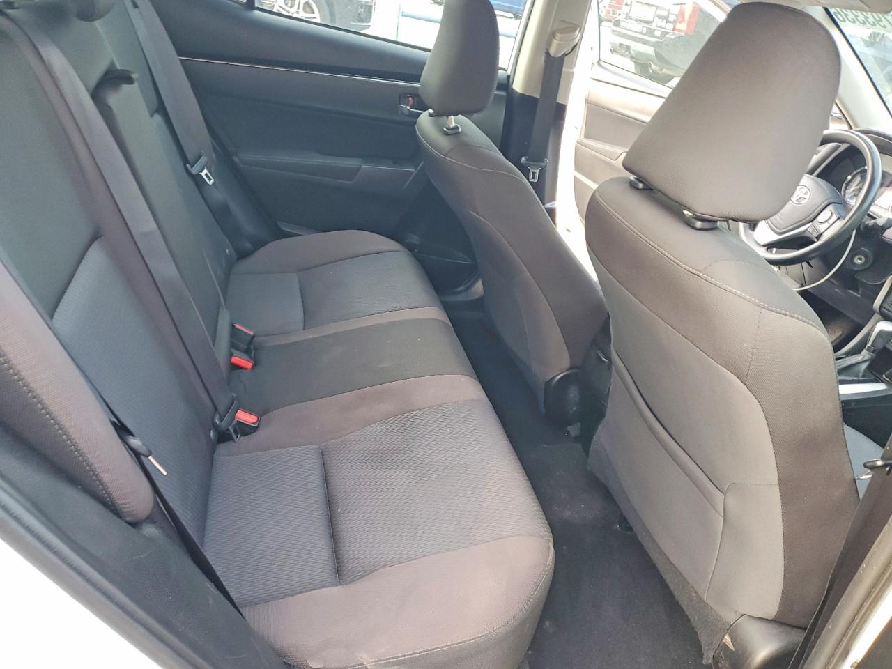 2017 TOYOTA COROLLA LE photo 10