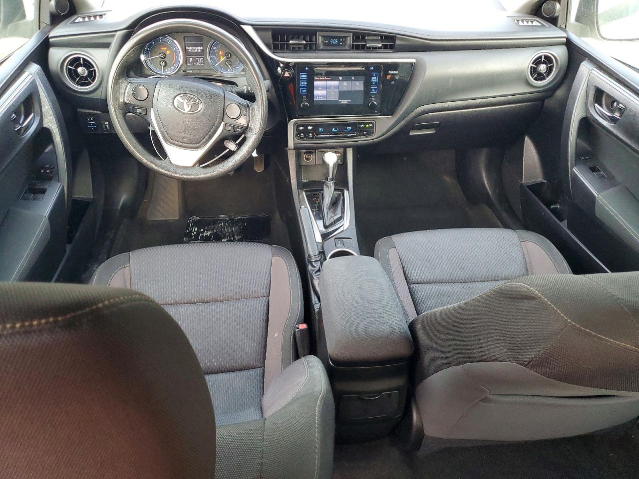 2017 TOYOTA COROLLA LE photo 8