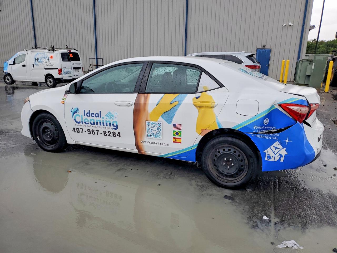 2017 TOYOTA COROLLA LE photo 2