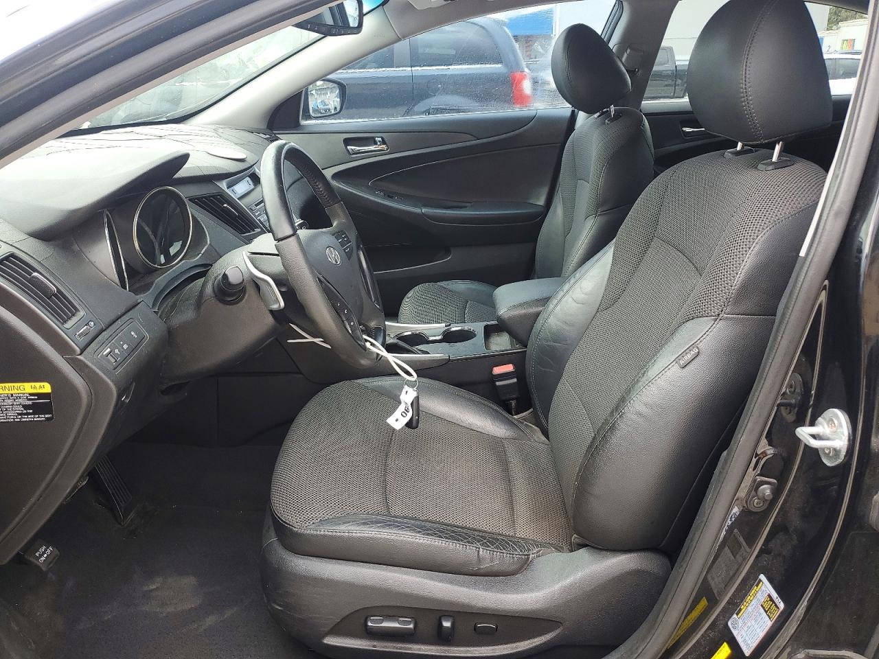 2012 HYUNDAI SONATA SE photo 13