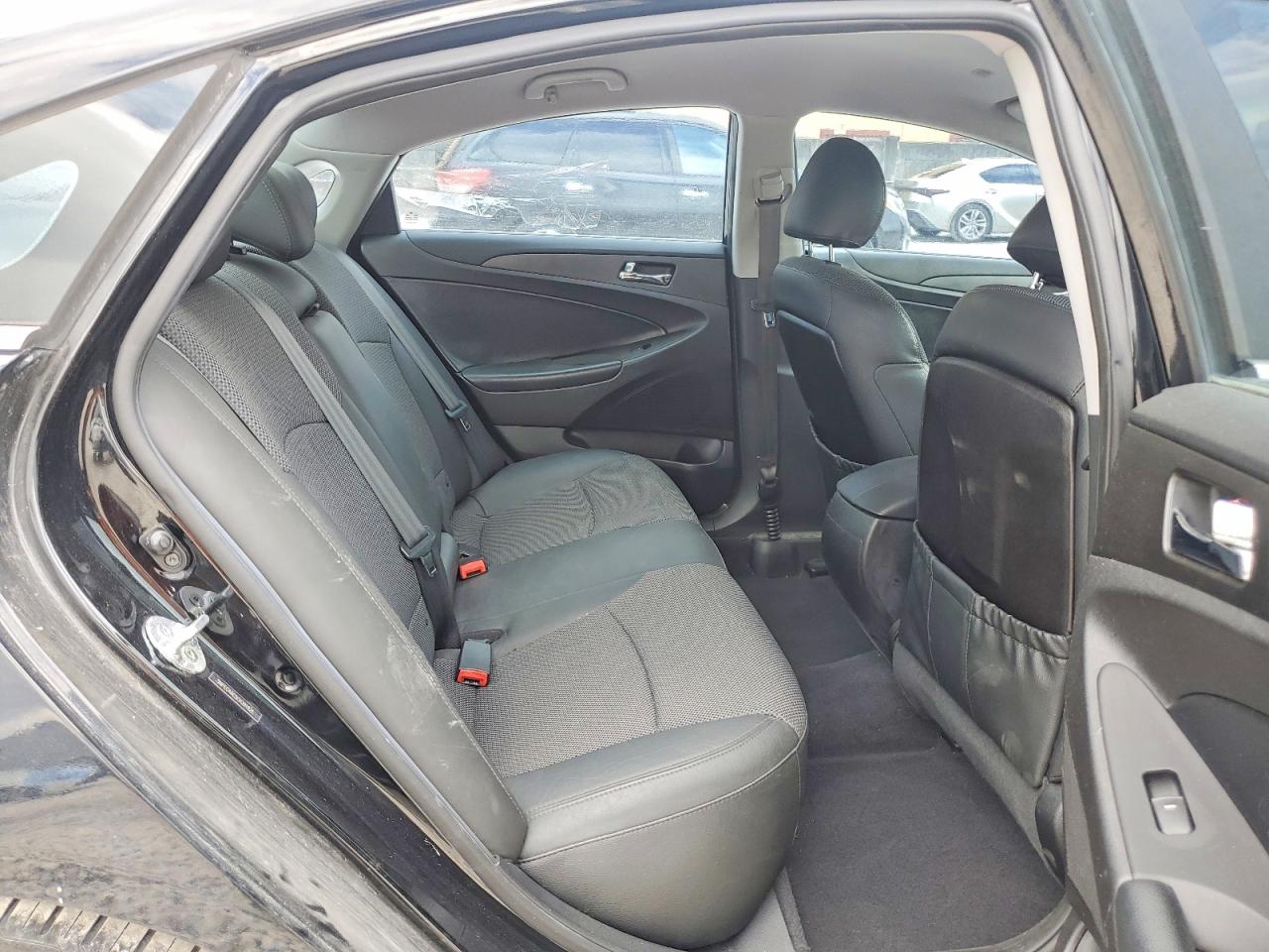 2012 HYUNDAI SONATA SE photo 19