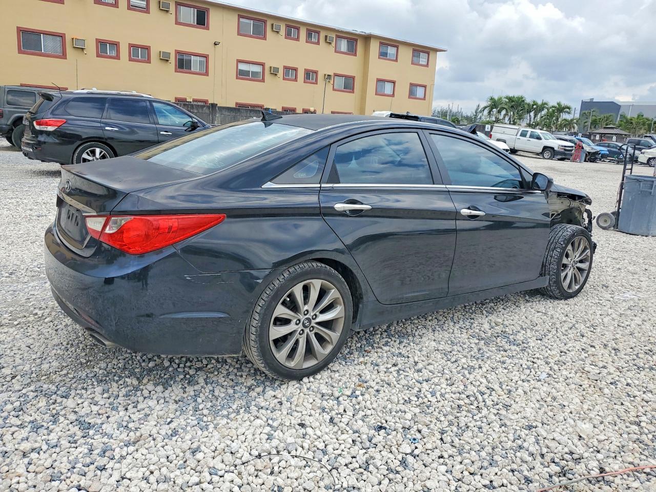 2012 HYUNDAI SONATA SE photo 5