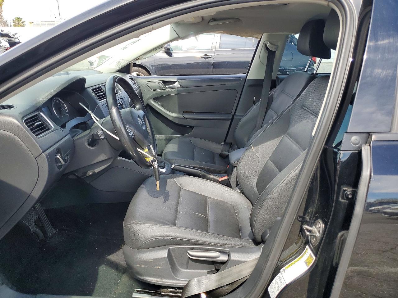 2012 VOLKSWAGEN JETTA photo 13