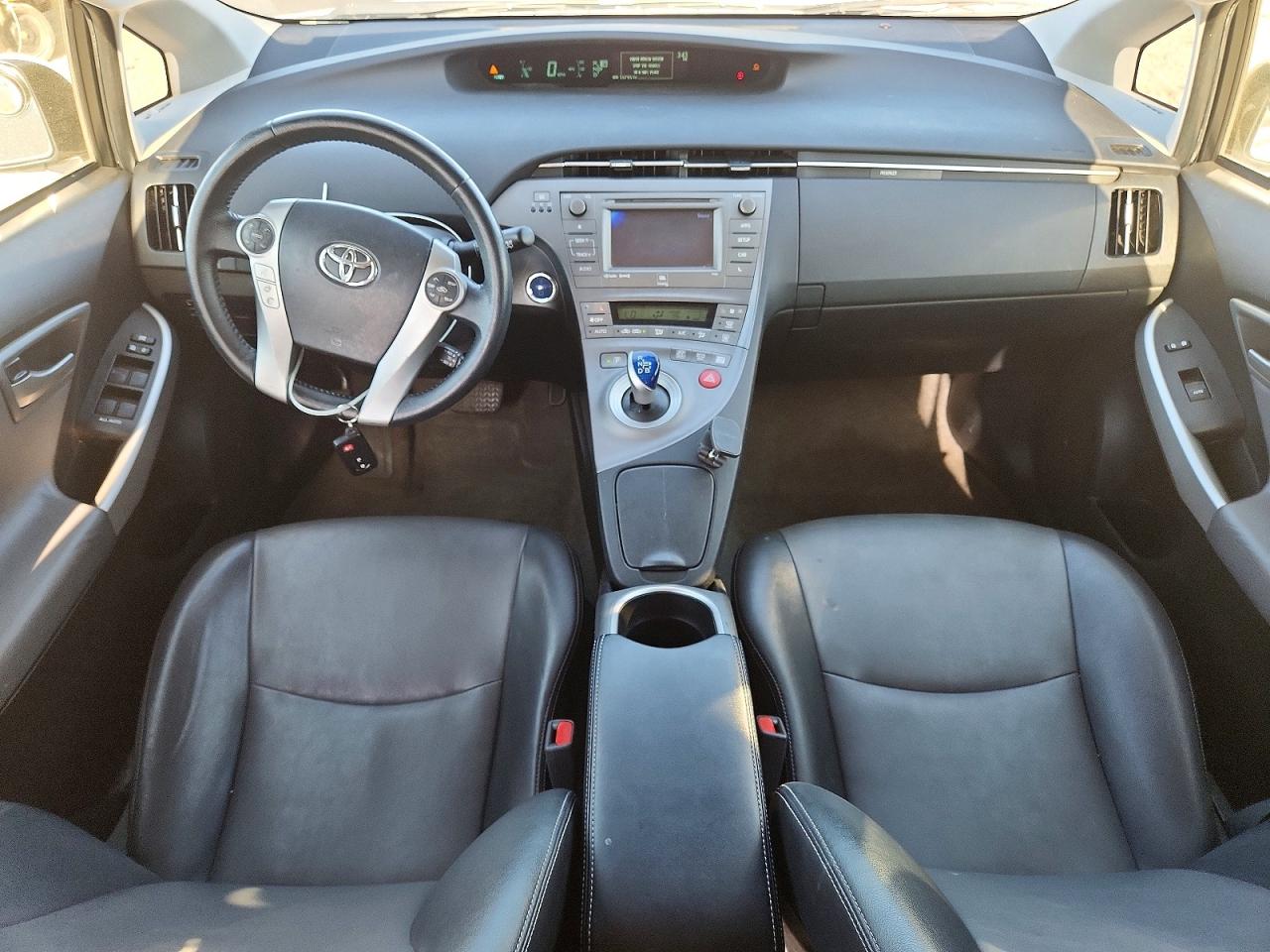 2014 TOYOTA PRIUS FOUR photo 8