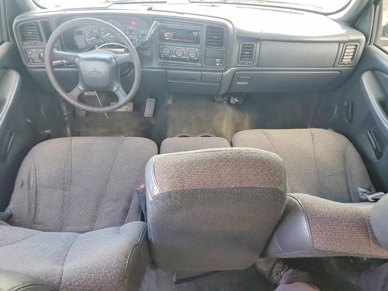 2002 CHEVROLET SILVERADO C1500 photo 8