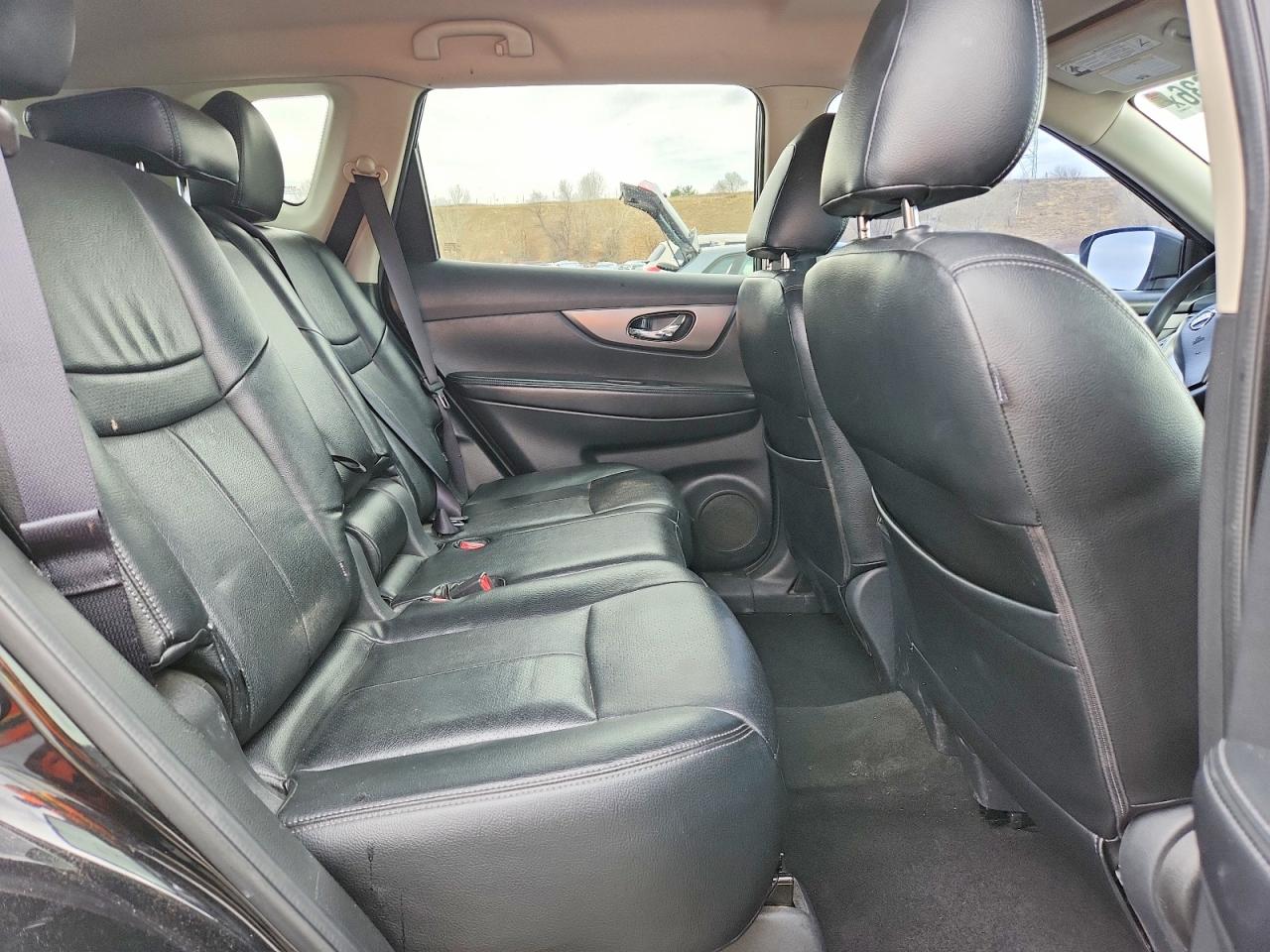 2016 NISSAN ROGUE SV photo 21