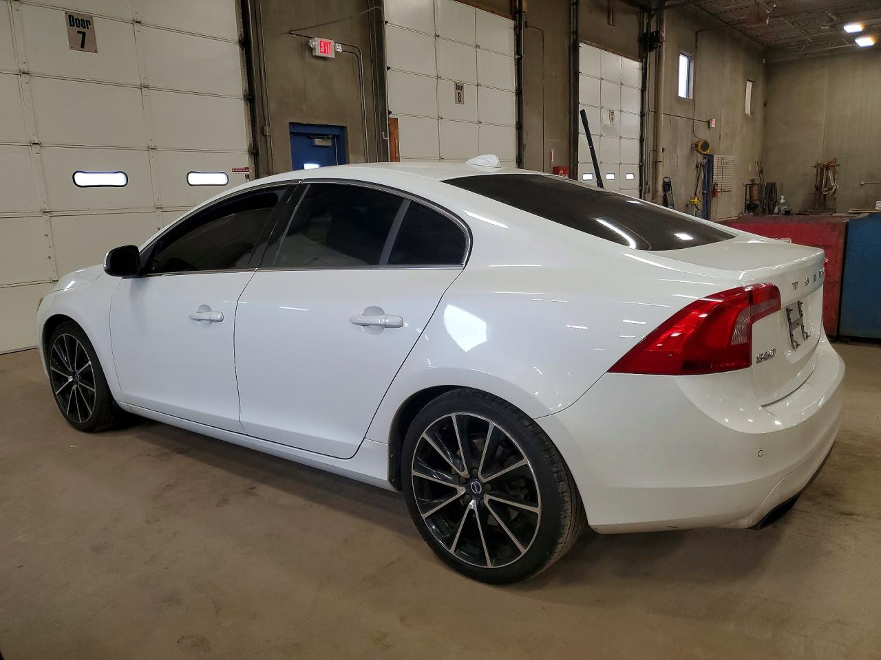 2016 VOLVO S60 PREMIER photo 2