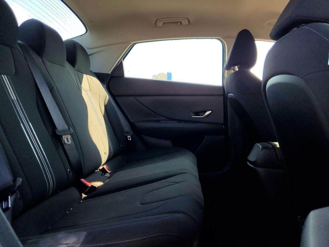 2022 HYUNDAI ELANTRA SEL photo 19