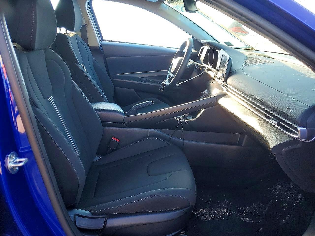 2022 HYUNDAI ELANTRA SEL photo 13