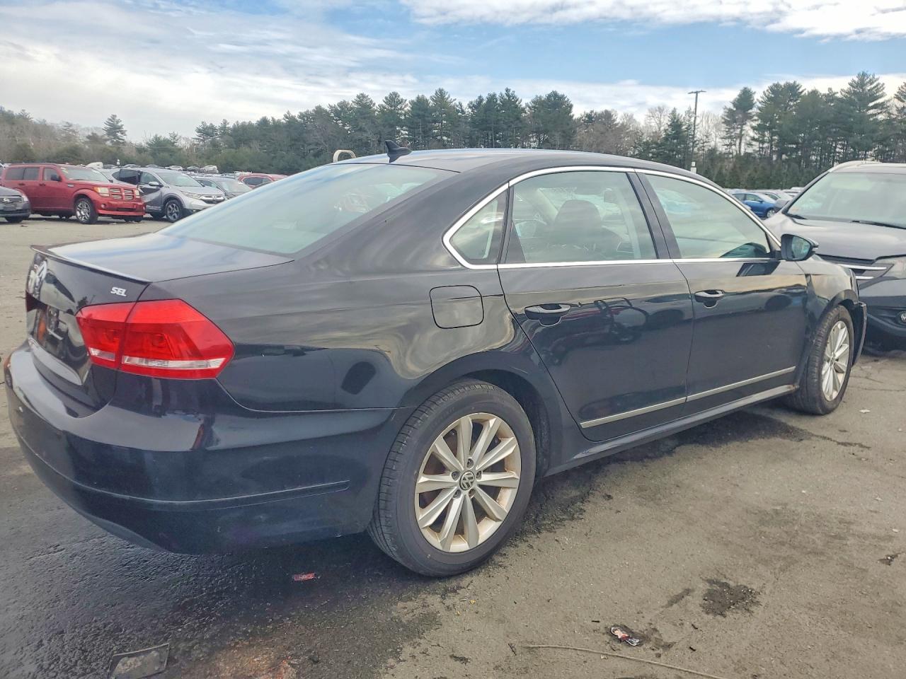 2012 VOLKSWAGEN PASSAT SEL photo 3