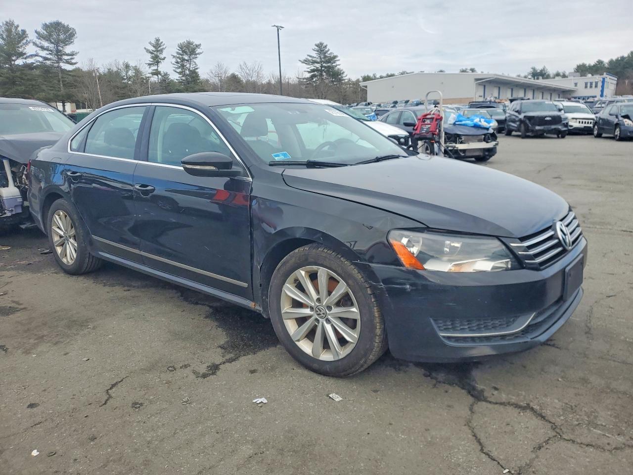 2012 VOLKSWAGEN PASSAT SEL photo 4
