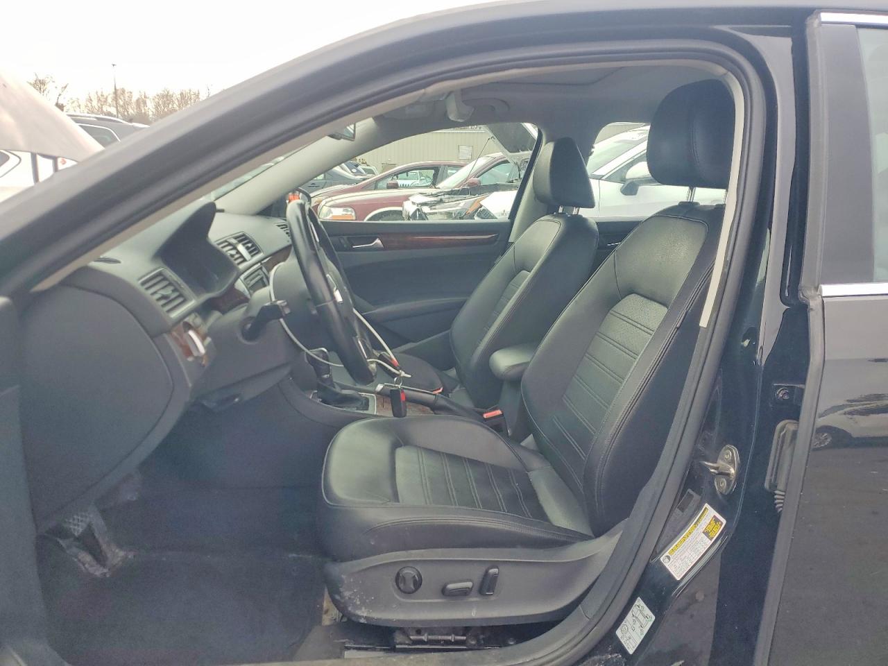 2012 VOLKSWAGEN PASSAT SEL photo 7