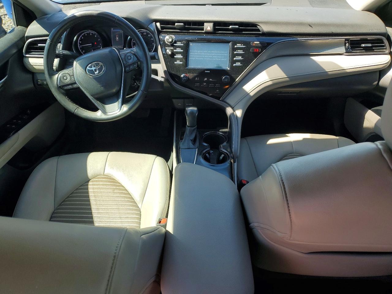 2020 TOYOTA CAMRY SE photo 15