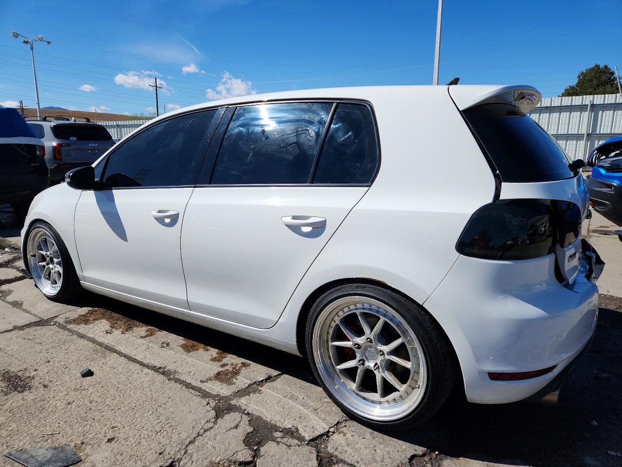 2013 VOLKSWAGEN GTI photo 2