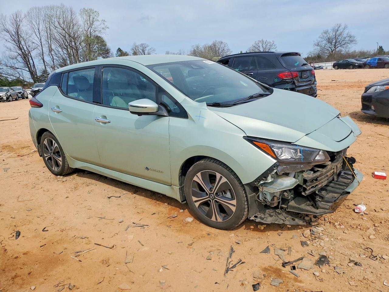 2019 NISSAN LEAF SL photo 10