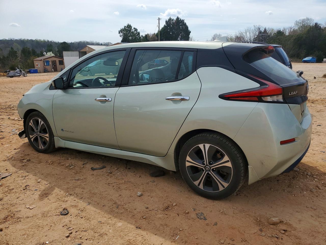2019 NISSAN LEAF SL photo 4