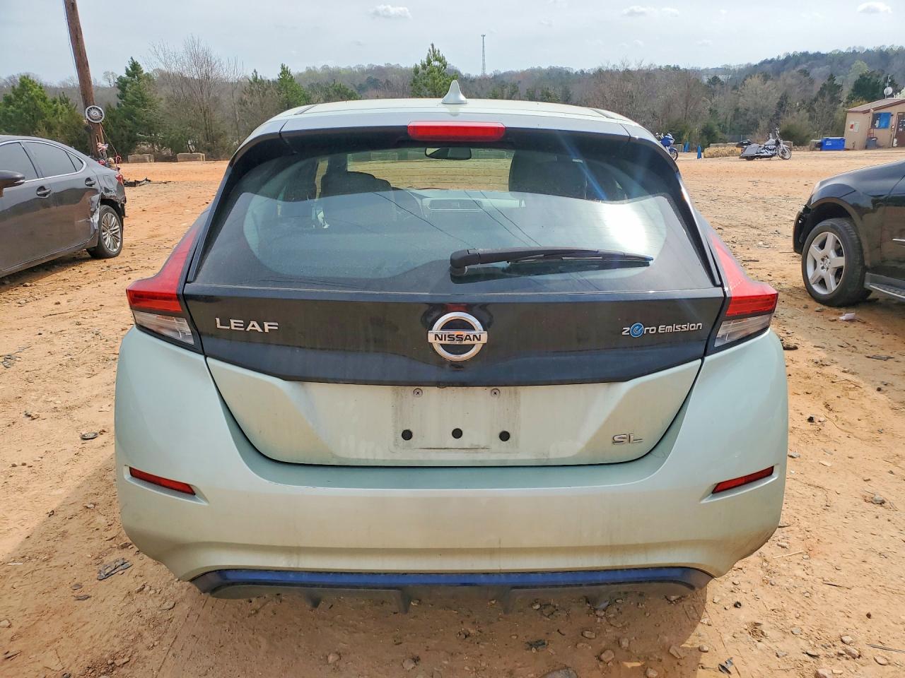2019 NISSAN LEAF SL photo 16