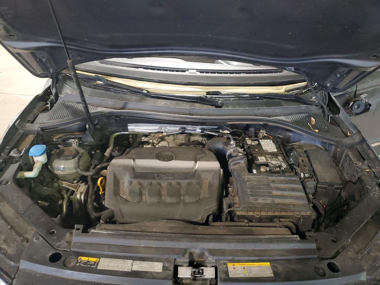 2021 VOLKSWAGEN TIGUAN SE photo 23