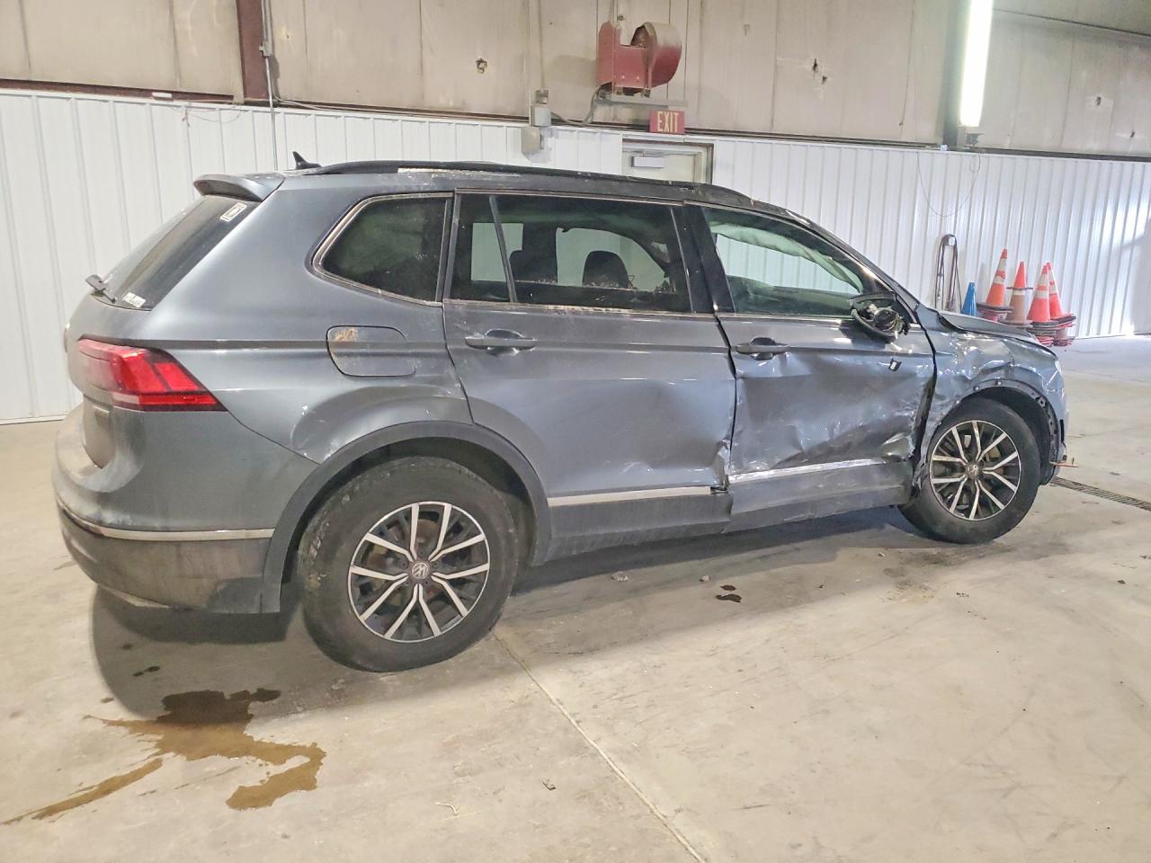 2021 VOLKSWAGEN TIGUAN SE photo 5