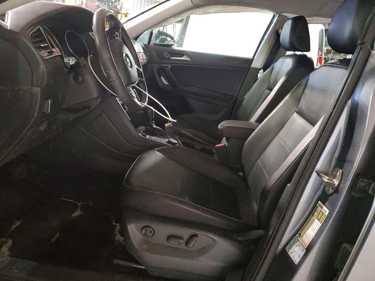 2021 VOLKSWAGEN TIGUAN SE photo 13
