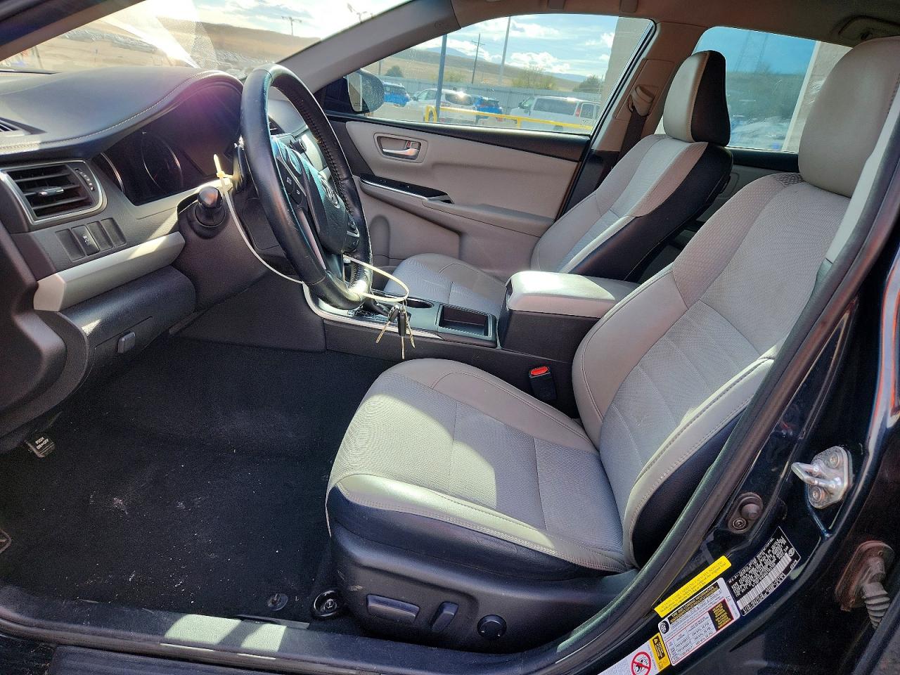 2016 TOYOTA CAMRY SE photo 7