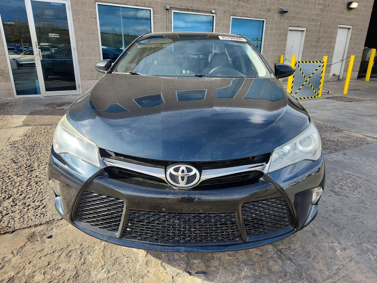 2016 TOYOTA CAMRY SE photo 5