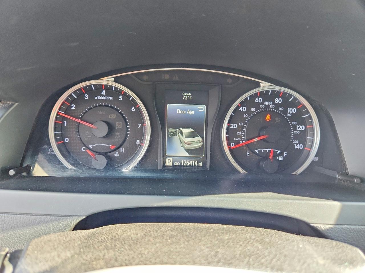 2016 TOYOTA CAMRY SE photo 9