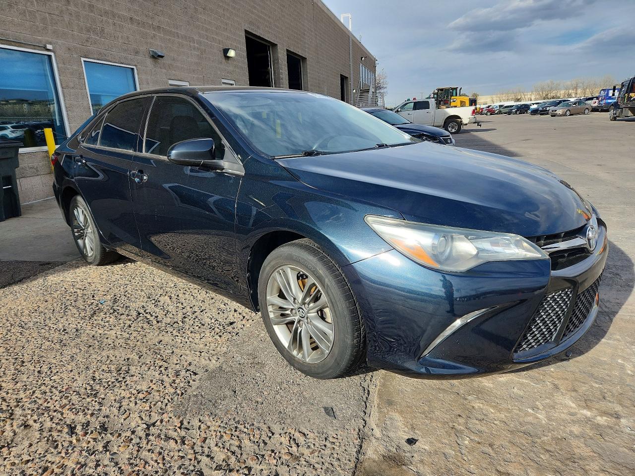 2016 TOYOTA CAMRY SE photo 4
