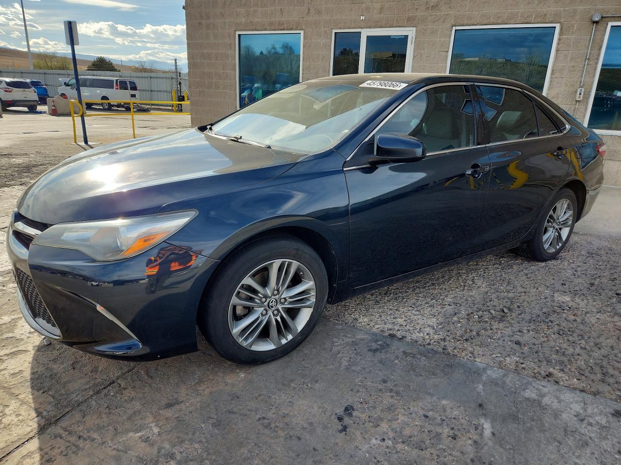 2016 TOYOTA CAMRY