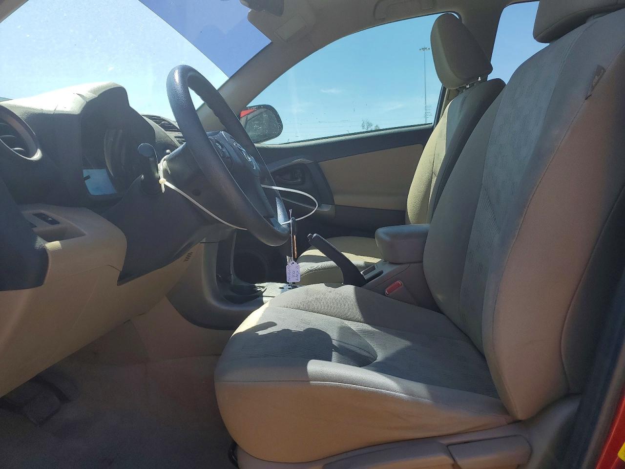 2012 TOYOTA RAV4 BASE photo 7