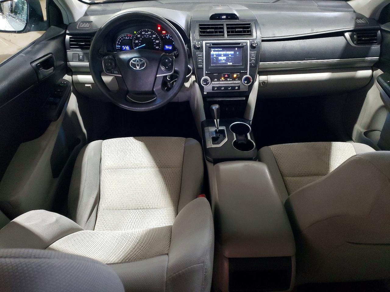 2014 TOYOTA CAMRY LE photo 15