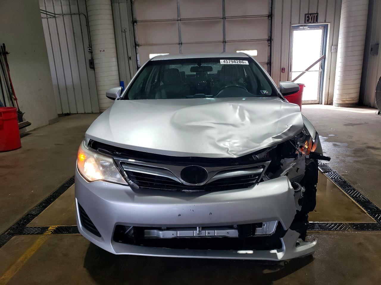 2014 TOYOTA CAMRY LE photo 9