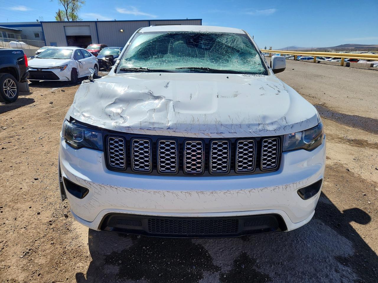 2018 JEEP GRAND CHEROKEE LAREDO photo 9