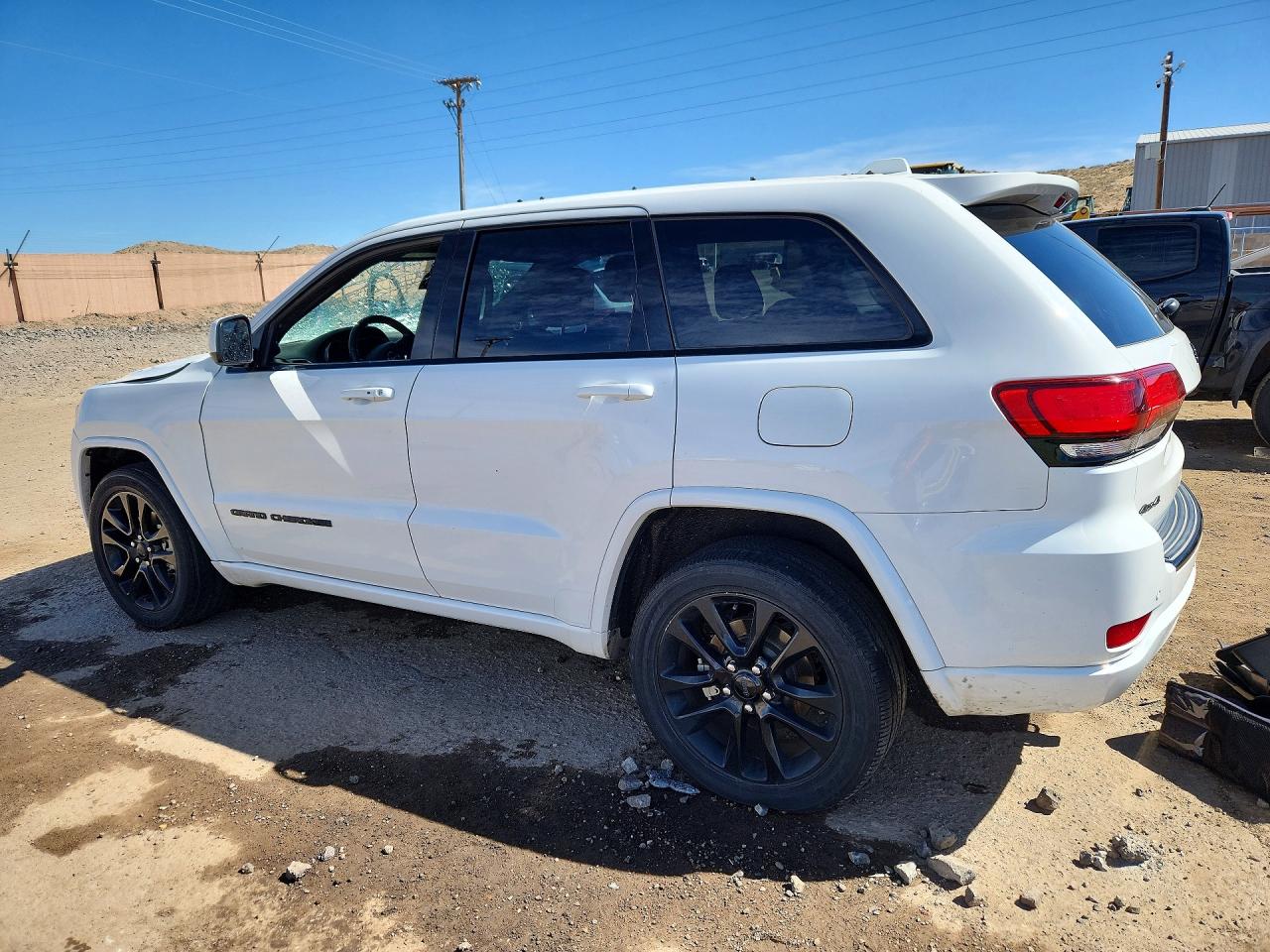 2018 JEEP GRAND CHEROKEE LAREDO photo 3
