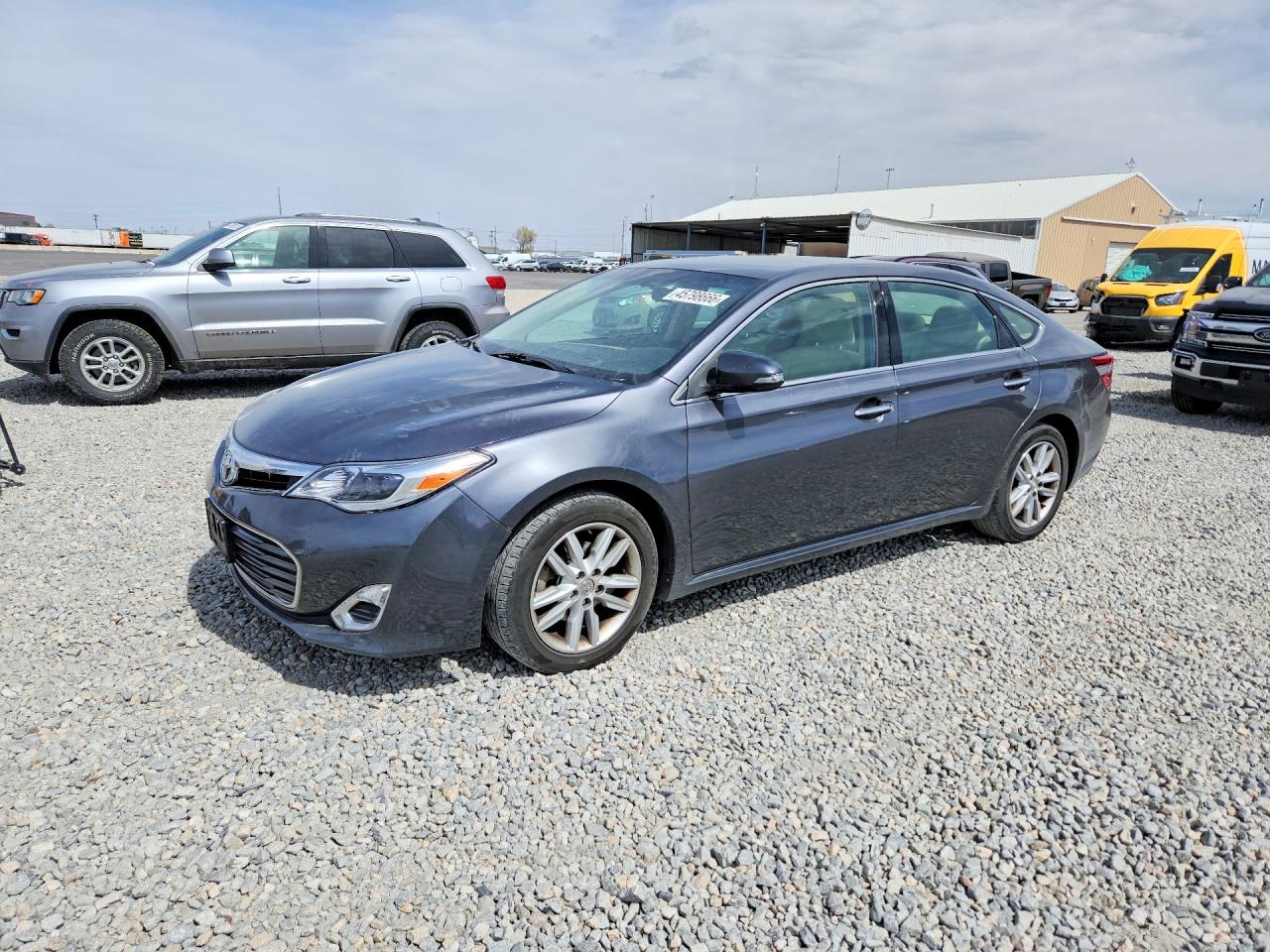 2013 TOYOTA AVALON
