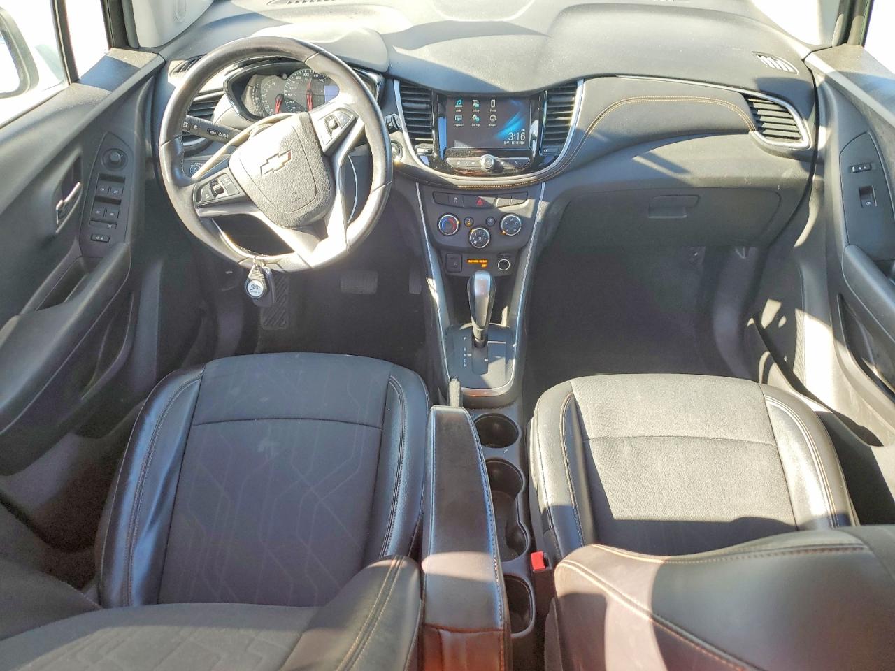 2017 CHEVROLET TRAX 1LT photo 8