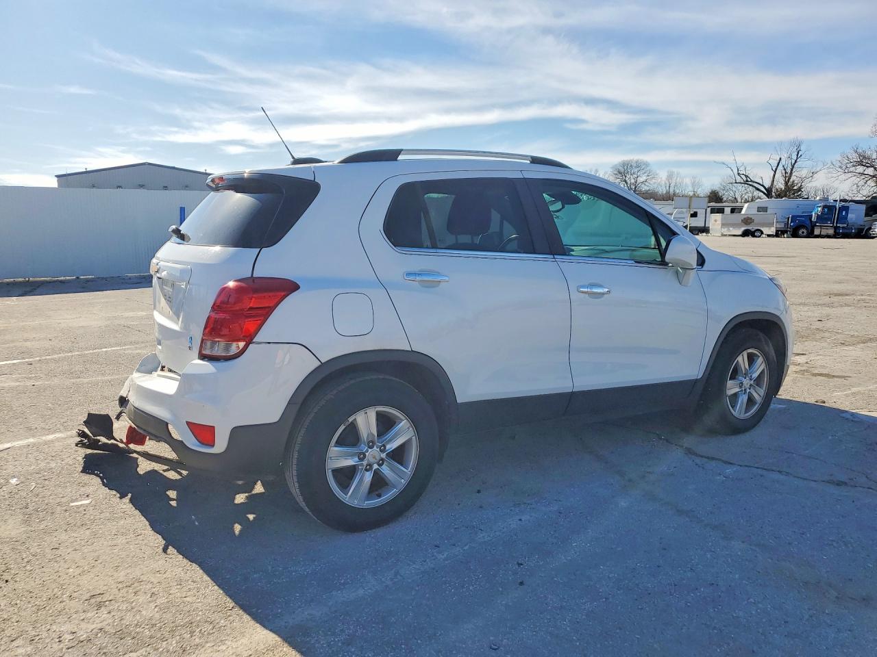 2017 CHEVROLET TRAX 1LT photo 3