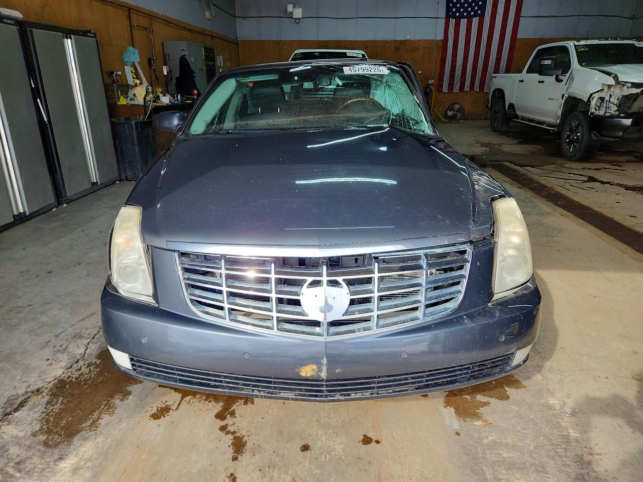 2010 CADILLAC DTS PREMIUM COLLECTION photo 5