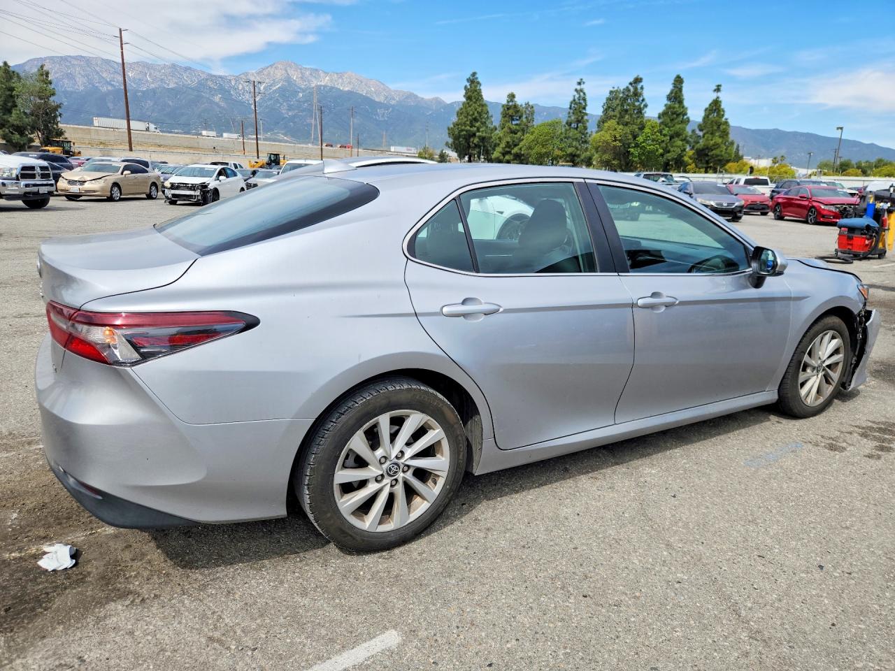 2021 TOYOTA CAMRY LE photo 7