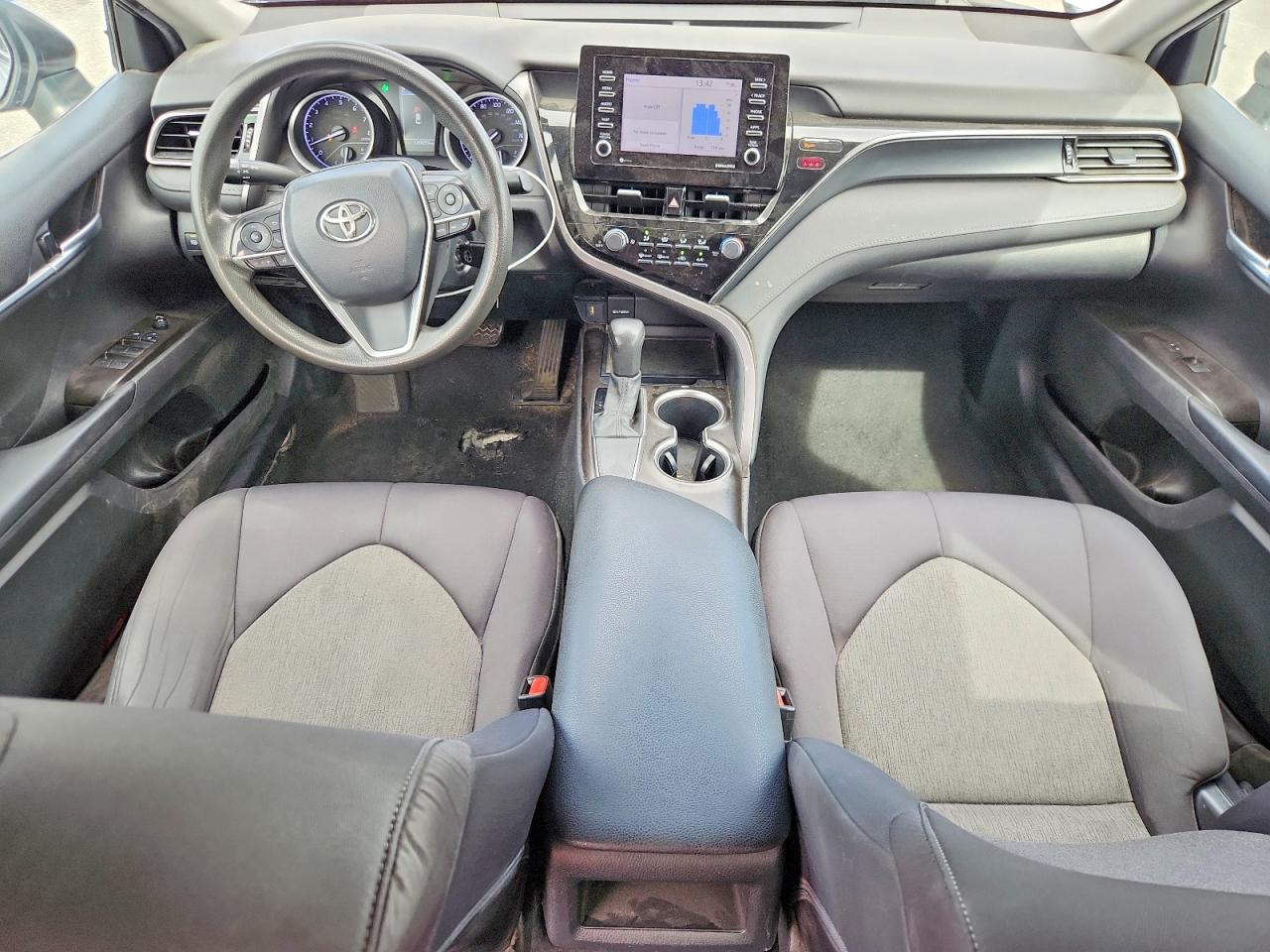 2021 TOYOTA CAMRY LE photo 22