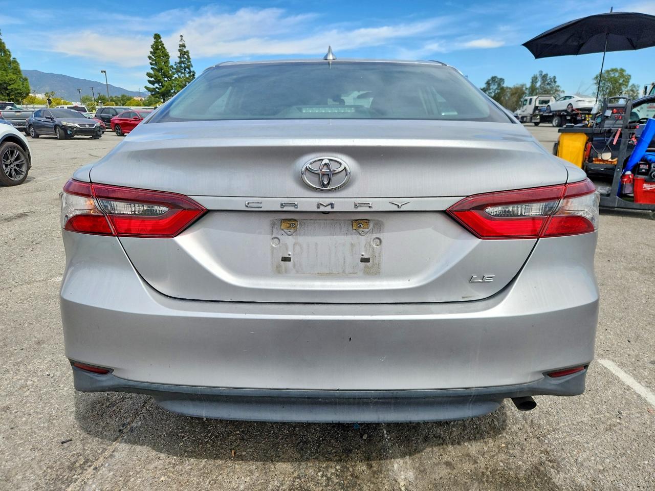 2021 TOYOTA CAMRY LE photo 16