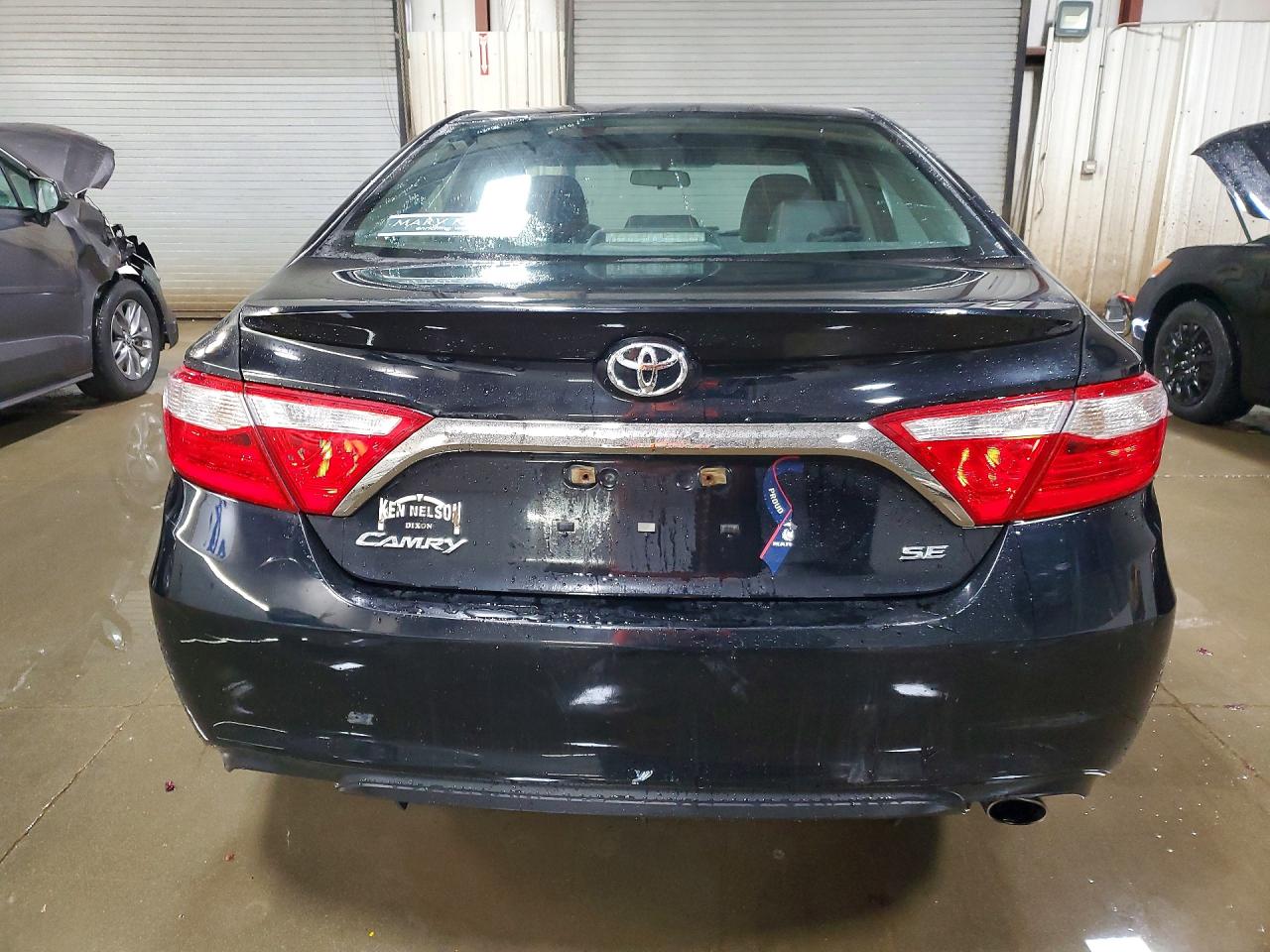 2015 TOYOTA CAMRY SE photo 11