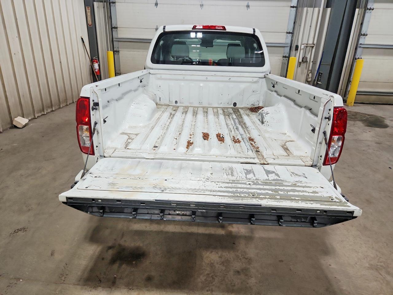 2017 NISSAN FRONTIER S photo 11