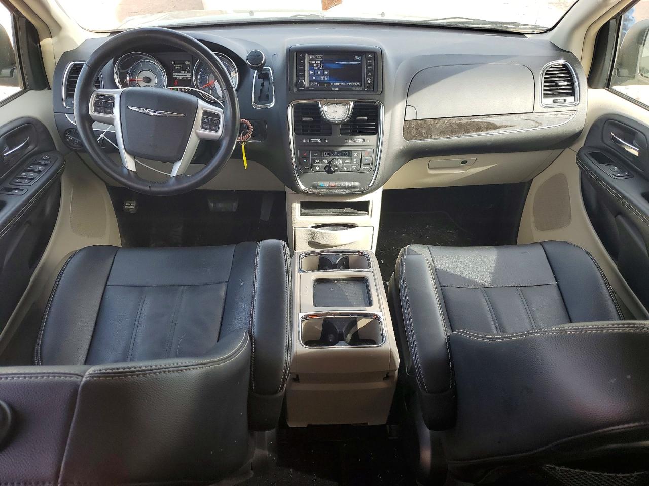 2015 CHRYSLER TOWN & COUNTRY TOURING photo 8