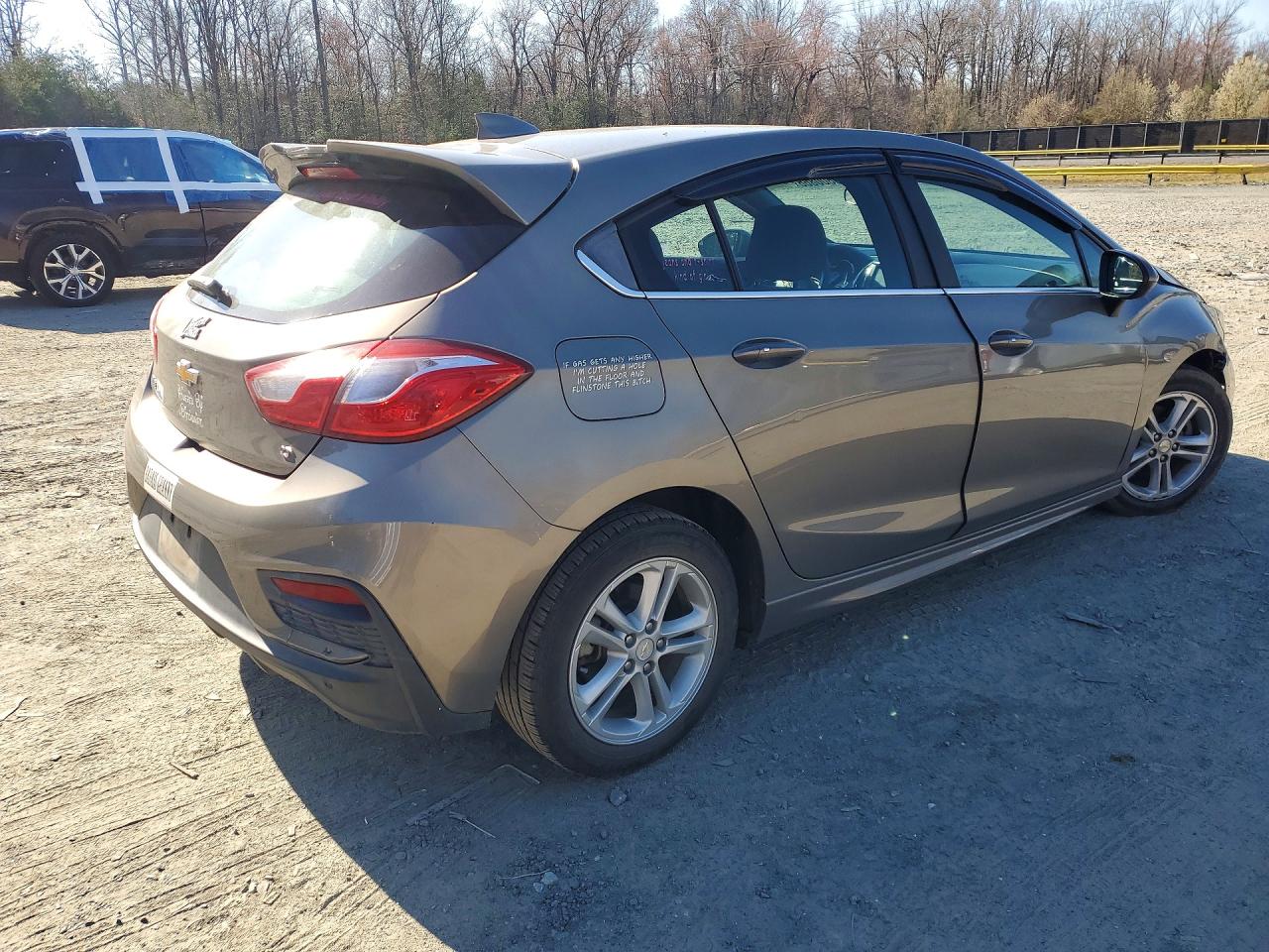 2017 CHEVROLET CRUZE LT photo 3