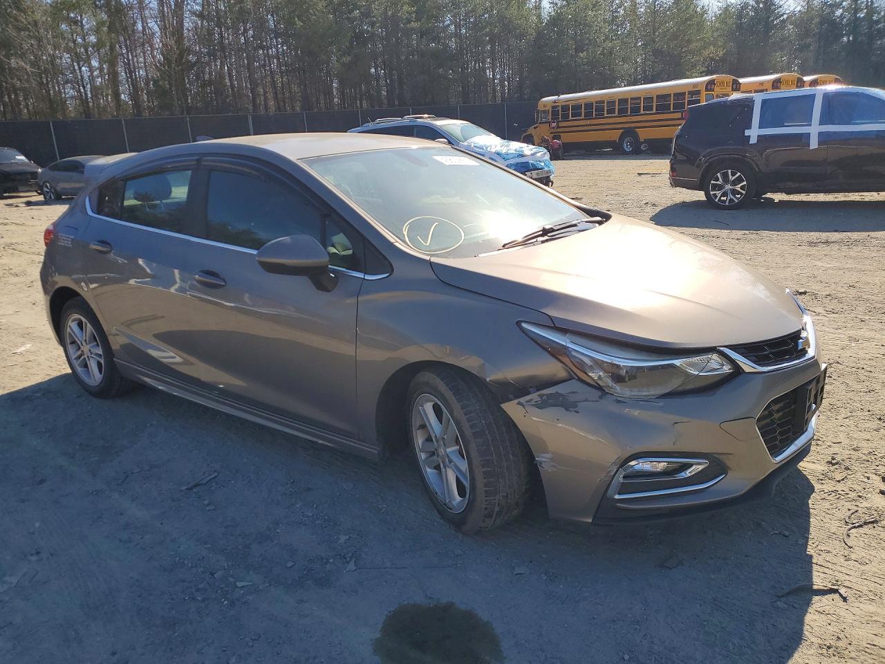 2017 CHEVROLET CRUZE LT photo 4
